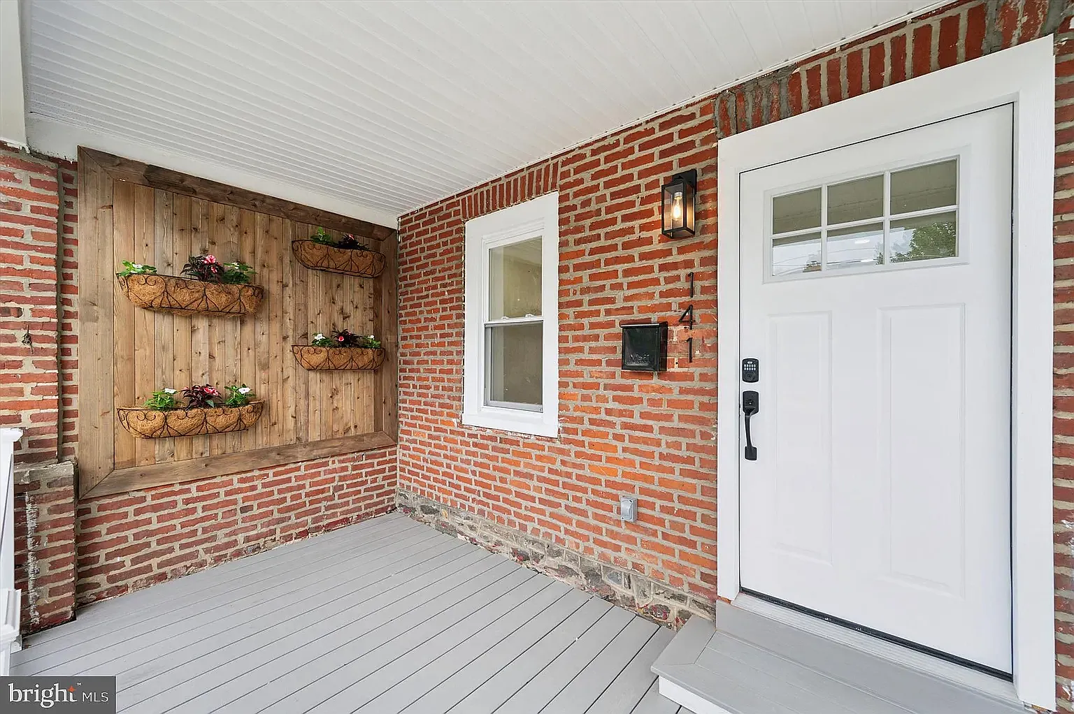 3 bed, 1100 sqft, $3,000 — Photo 2