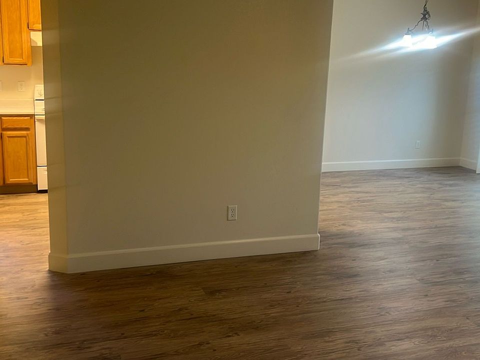 1st image of 603 Gateway Dr