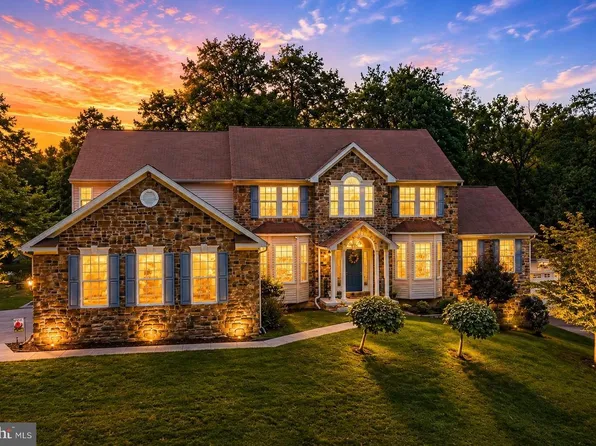 10 Cardiff Ct, Hedgesville, WV 25427