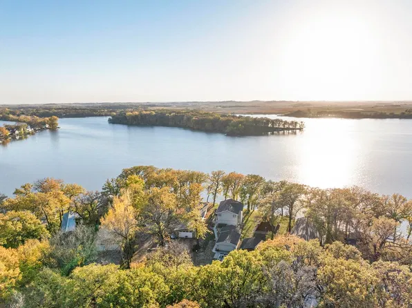 10115 237th Ave, Spirit Lake, IA 51360