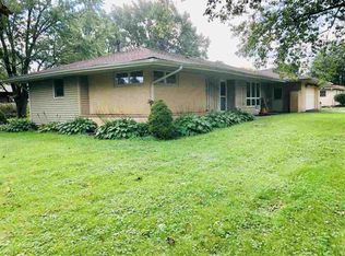 1524 Oakland Dr, Sycamore, IL 60178