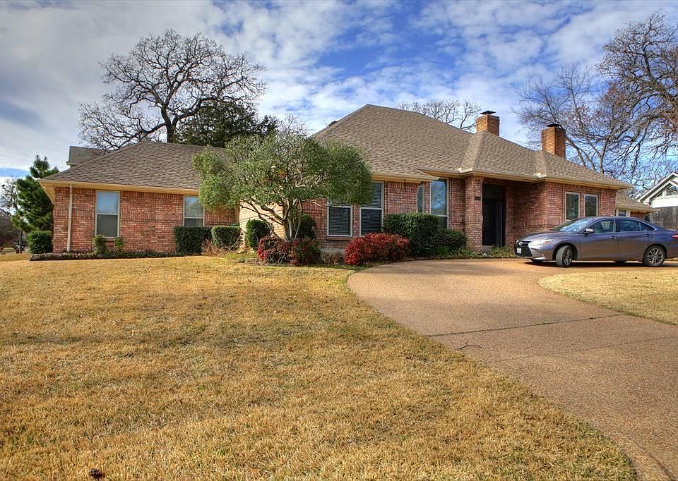 1st image of 1353 Xavier Dr