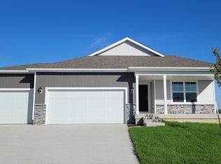 308 Cormorant Dr, Norwalk, IA 50211