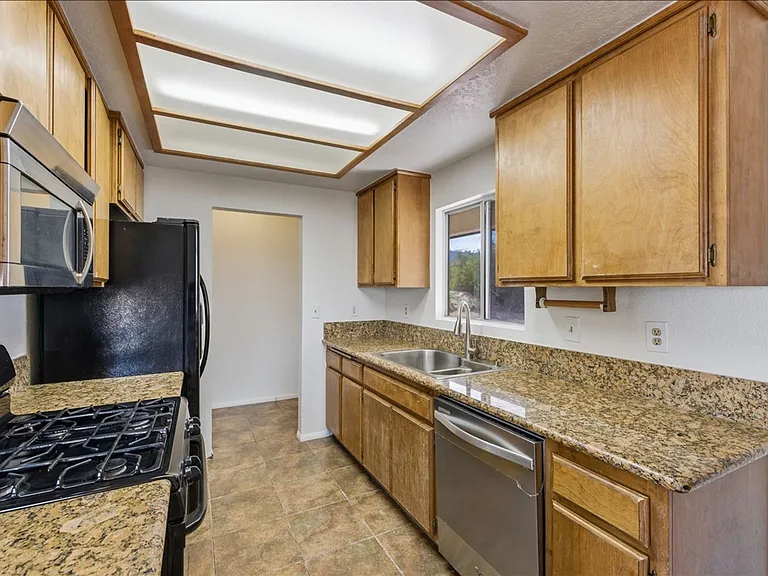 6851 Quail Spring Ave — Photo 12