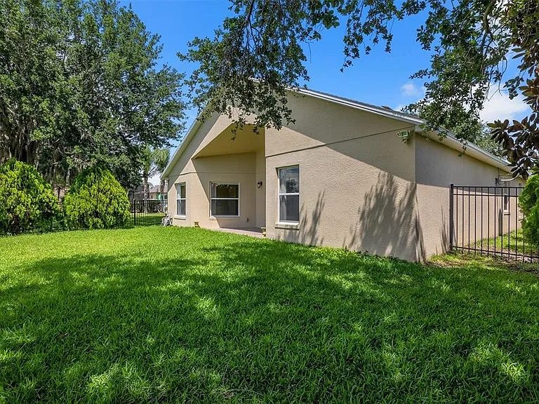 12608 Iris Lake Dr — Photo 23