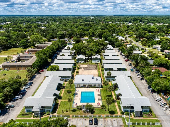 840 Center Ave APT 26, Holly Hill, FL 32117