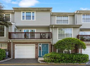 1504 Westgate Dr, Fort Lee, NJ 07024