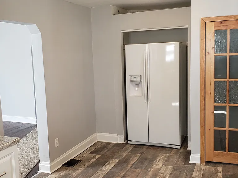 257 Benfield Ave — Photo 15