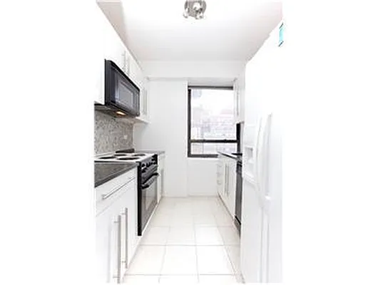 Rented by Douglas Elliman | media 26