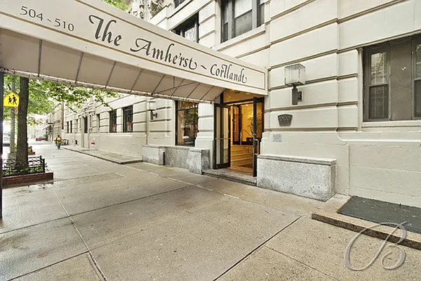 Sold by Bellmarc Realty | media 3