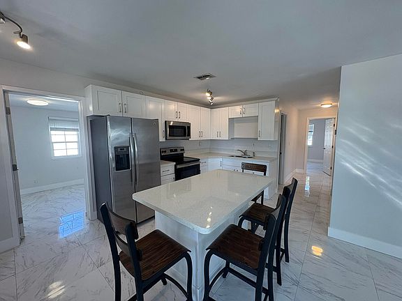 5th image of 5620 Hobart Avenue