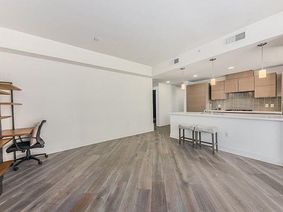 4th image of 72 Townsend St Unit 306