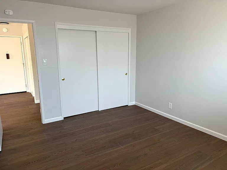 504 Richmond Dr #1 — Photo 8