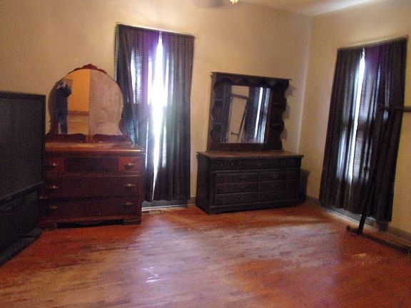 4th image of 257 S Jacksonville St