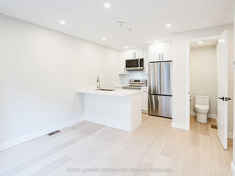 20 Kewbeach Ave #LANEWAY UPPER — Photo 12