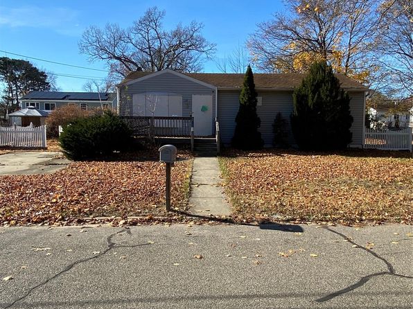 18 S 28th Street, Wyandanch, NY 11798