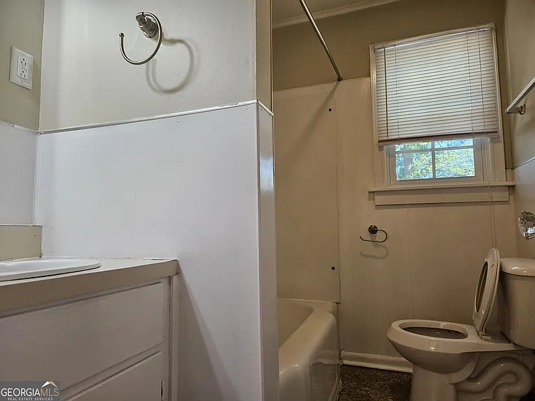 316 Florence Ave — Photo 9