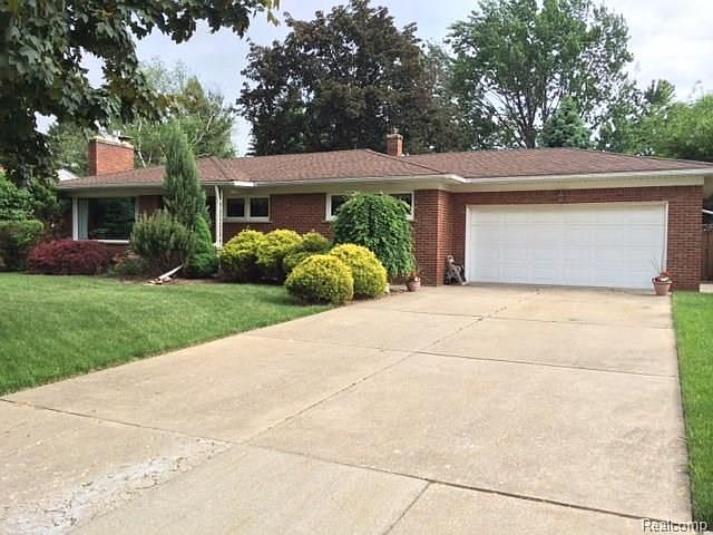 1st image of 15653 Crescent Ave