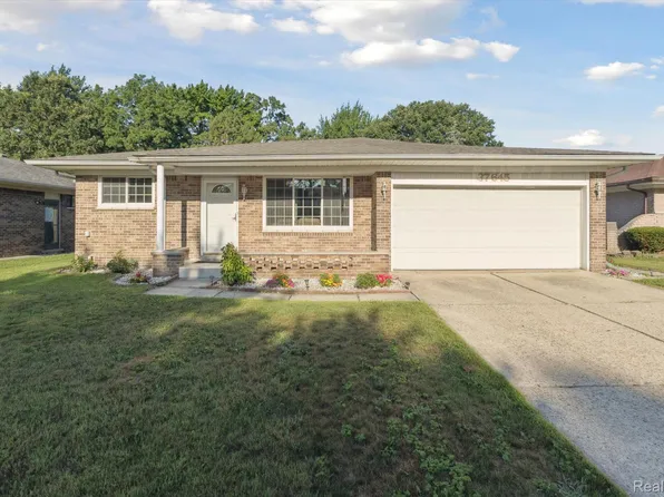 37645 Carpathia Blvd, Sterling Heights, MI 48310