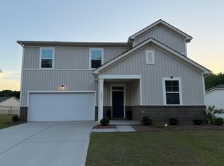 7024 Maple Run Cir, Charlotte, NC 28215