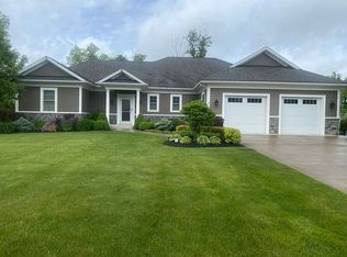 6760 Castle Rdg, Hamburg, NY 14075
