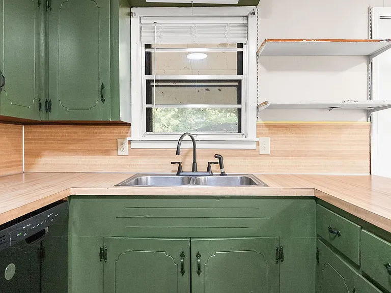 602 W Devon Ave — Photo 21