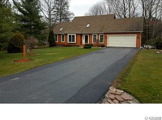 7694 Tamarack Ln, Ontario, NY 14519