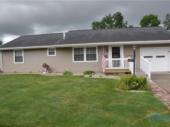1307 Chestnut St, Fremont, OH 43420