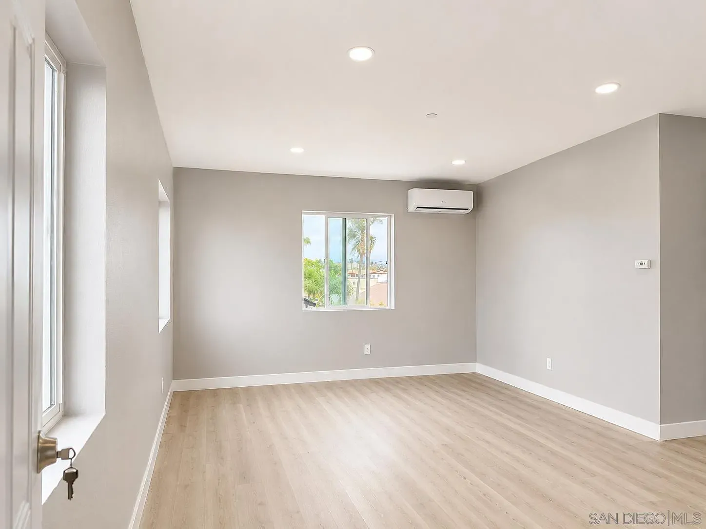 3 bed, 2.0 bath, 1050 sqft, $2,695 — Photo 3