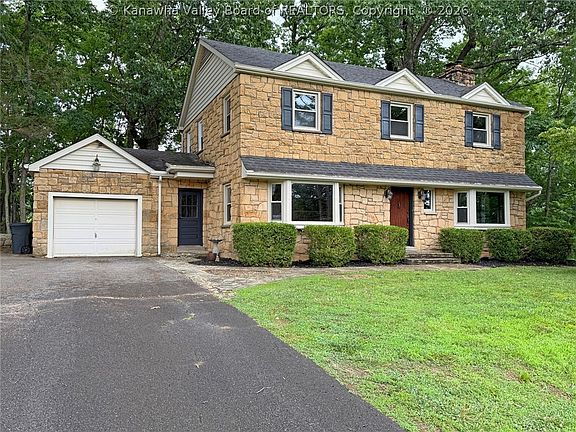3rd image of 1612 Woodvale Dr