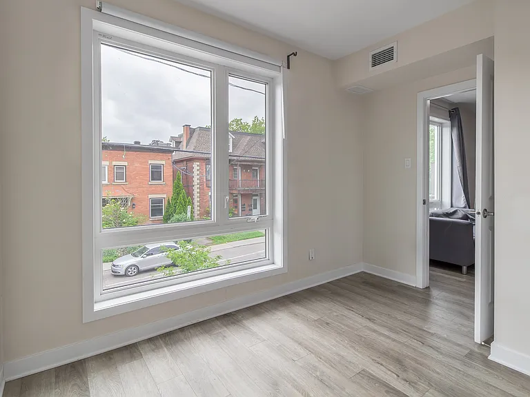296 Somerset St E — Photo 12
