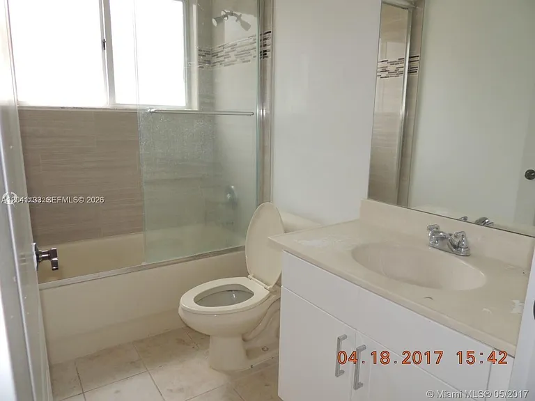 1926 SE 23rd Ct #1926 — Photo 9