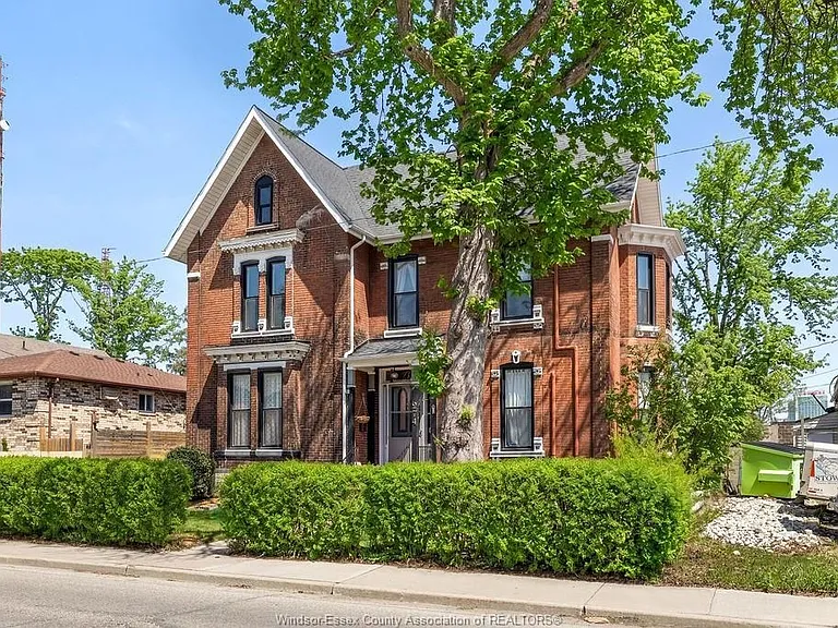 274 Crawford Ave — Photo 3