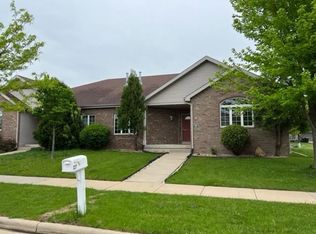 227 Tall Grass Trl, Sun Prairie, WI 53590