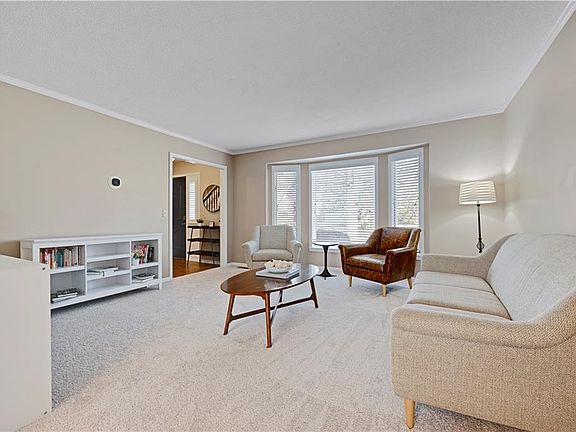 5th image of 11396 King St