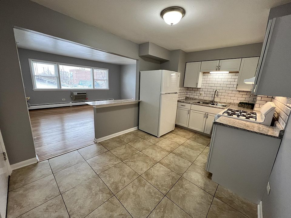 1st image of 4310 W North Ave APT 10