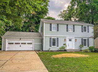 2894 Carters Grove Rd, Cuyahoga Falls, OH 44223