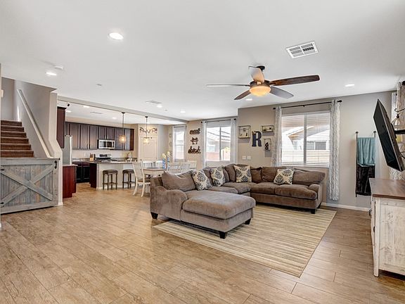 5th image of 676 Tremaine Ct