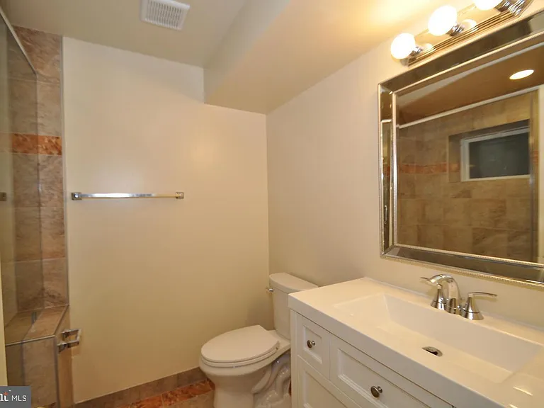 11132 Luxmanor Rd — Photo 28