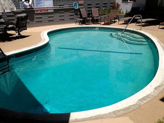 5th image of 1253 N Hayworth Ave APT 210