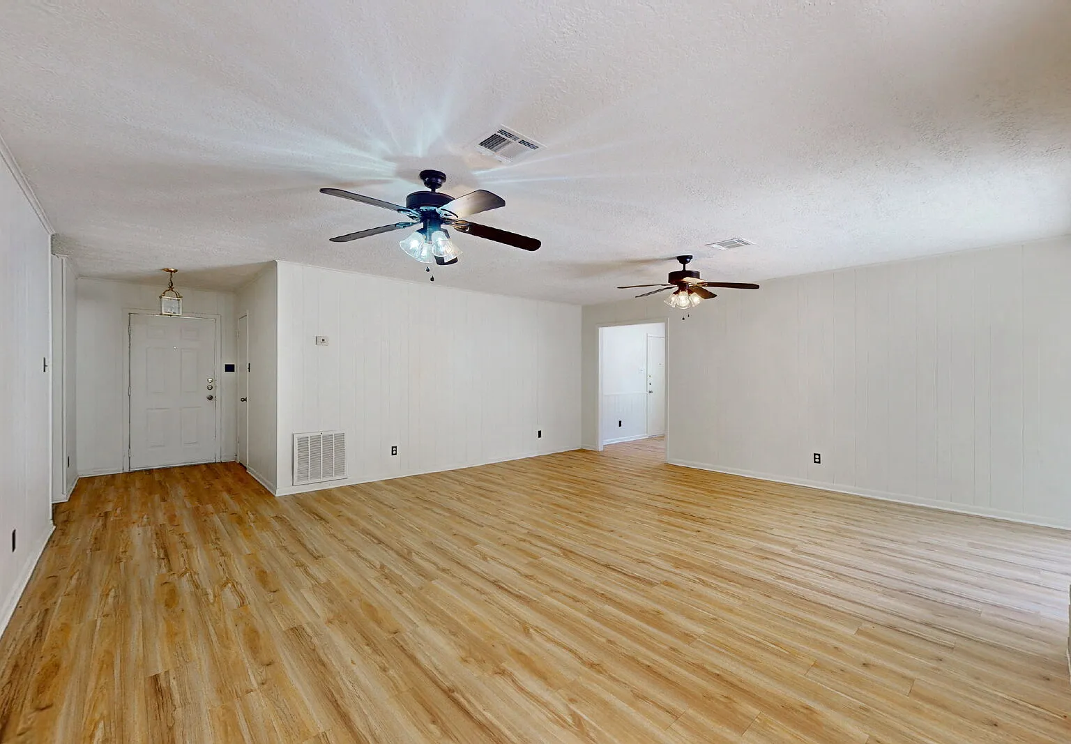 3 bed, 2.0 bath, 1458 sqft, $1,750 — Photo 2