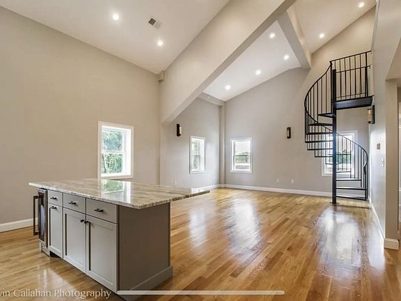 3rd image of 60 Hermon St Unit 5