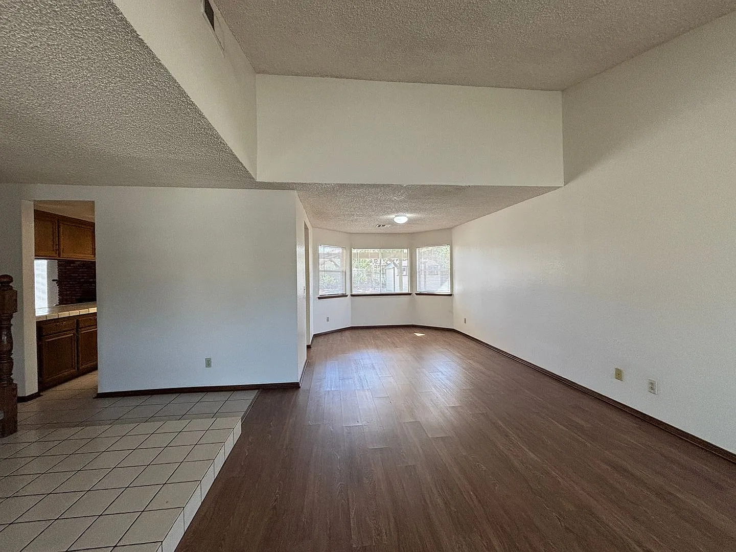 West Lancaster home — Photo 2