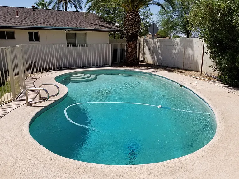 2705 S Jentilly Ln — Photo 8