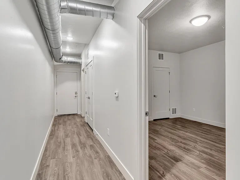 606 W North Temple St #203 — Photo 9
