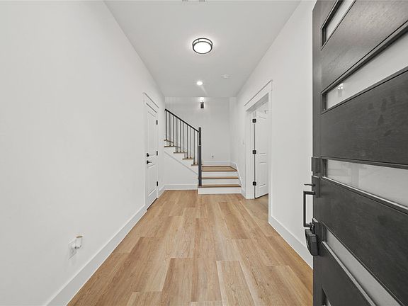 2nd image of 2510 Gray St