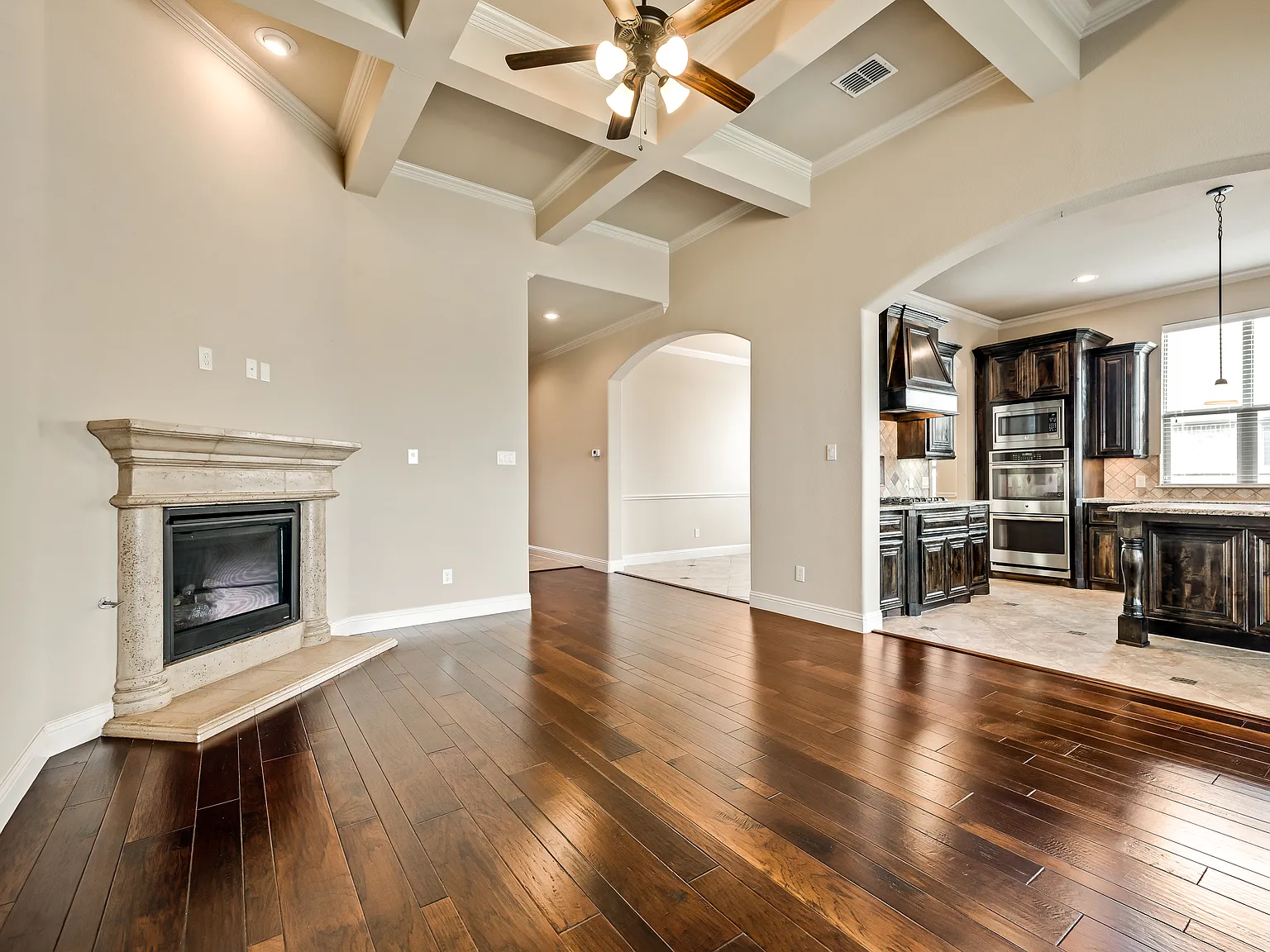 3 bed, 1882 sqft, $2,400 — Photo 3