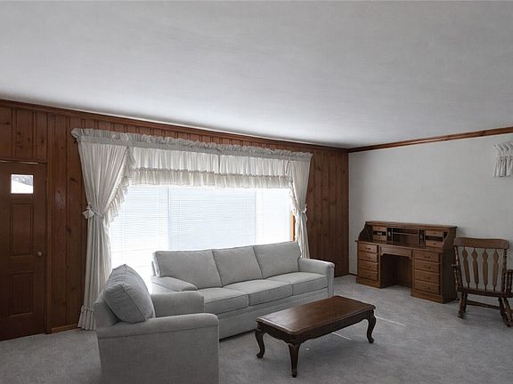 3rd image of 817 3rd Ave