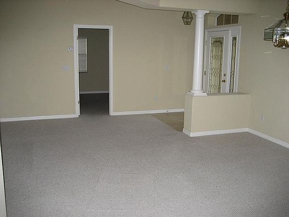 4th image of 831 Princeton Dr