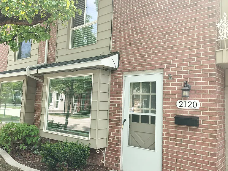2120 E Georgetown Sq #2120 — Photo 1